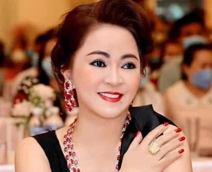 Nguyễn phương hằng